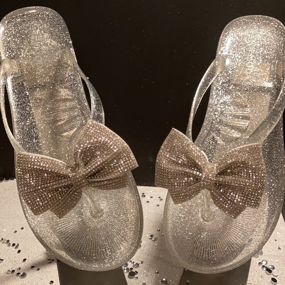 Top Moda blingy silver bowtie sandals - Picture 3 of 8
